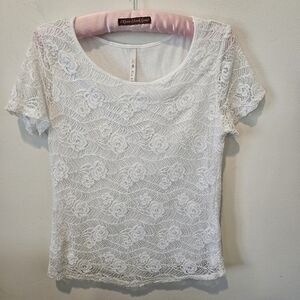 Leo & Nicole Women's White Floral Lace Short Sleeve Top, White Lining, Small